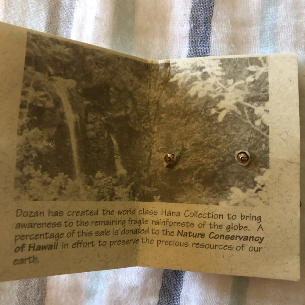 Gold glazed leaf earrings. - Picture 3 of 3